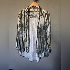 Soft Surroundings Green and White Tie-Dye Top